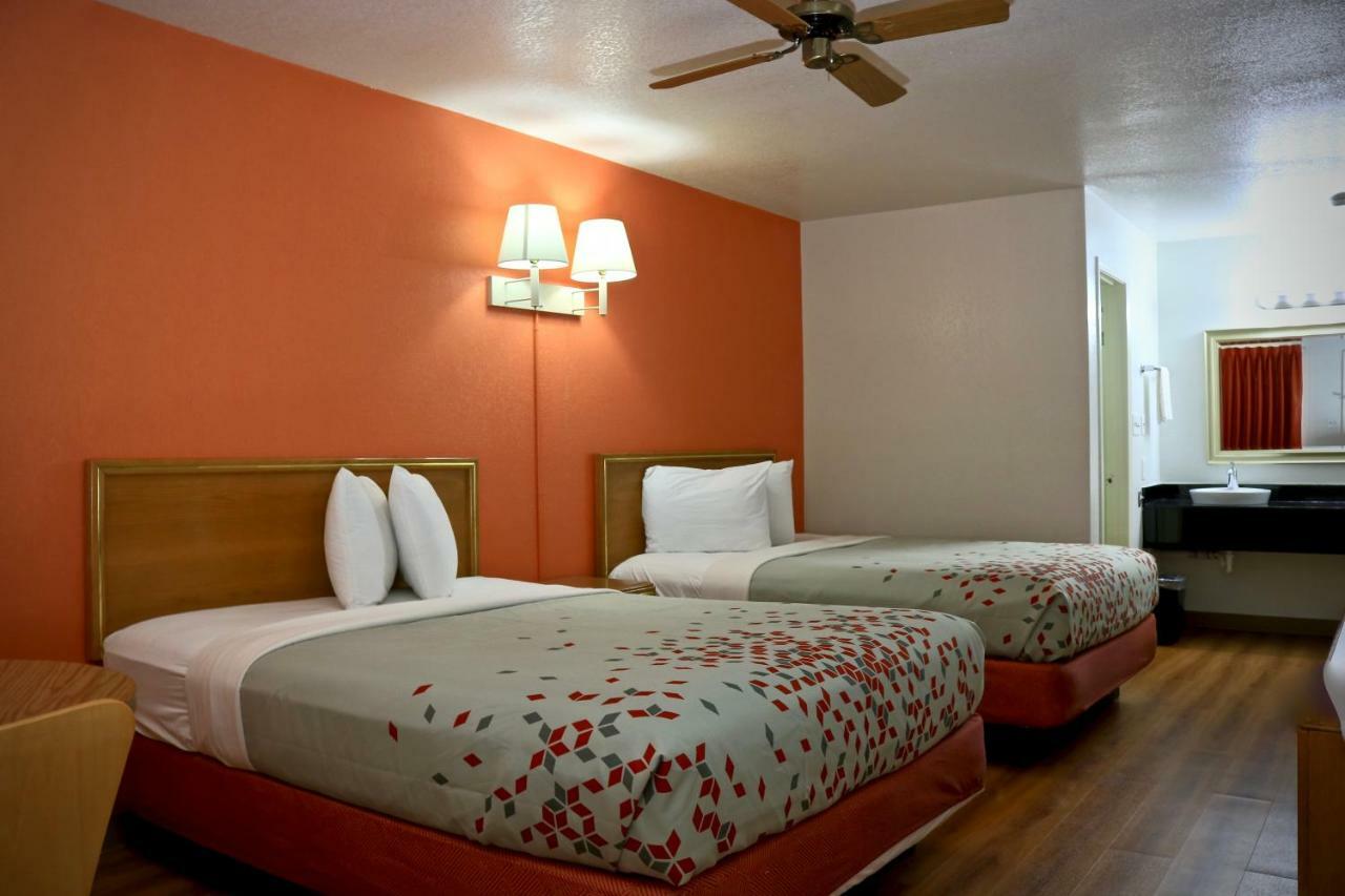 Heritage Inn & Suites El Dorado Buitenkant foto