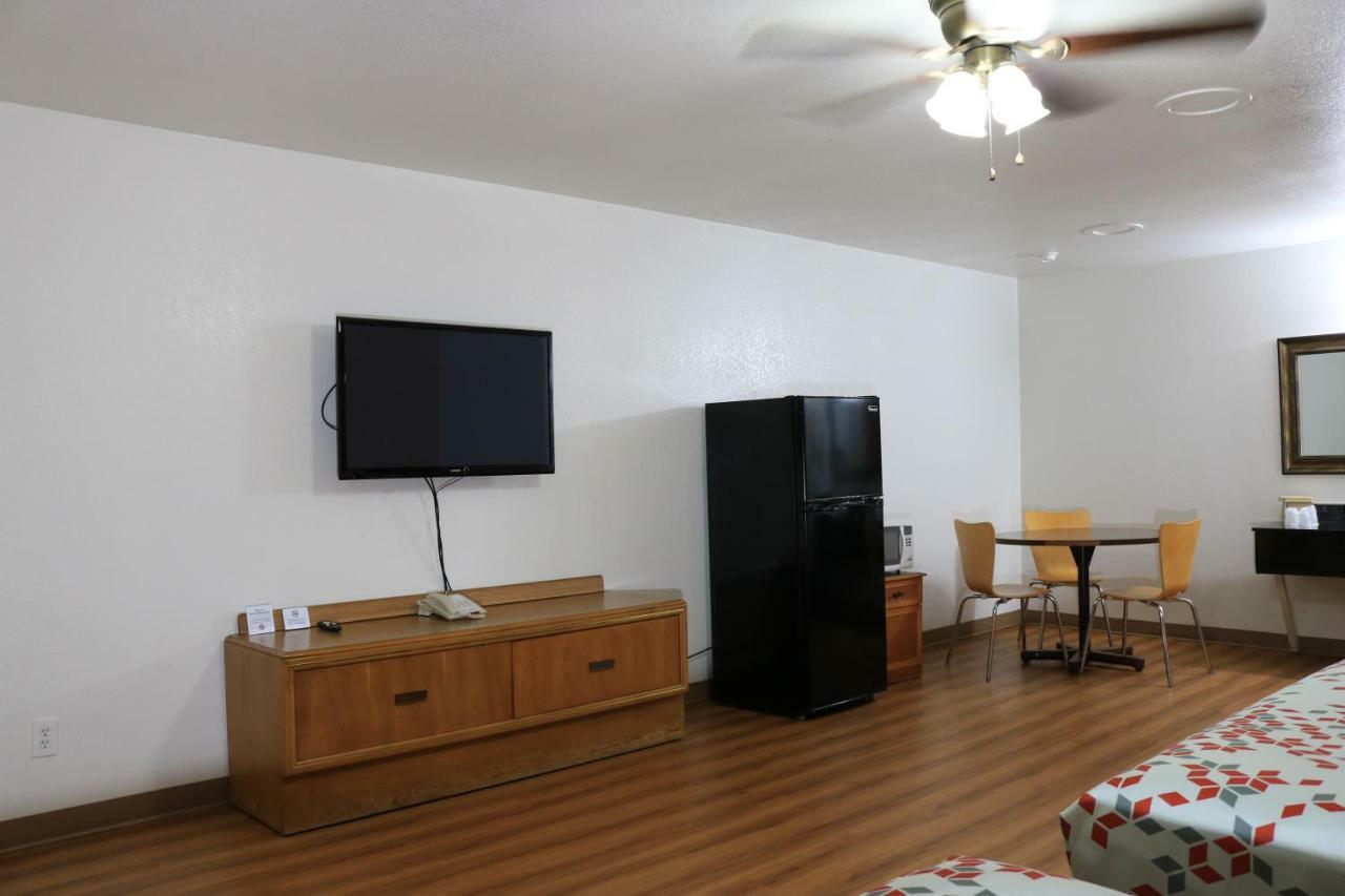 Heritage Inn & Suites El Dorado Buitenkant foto